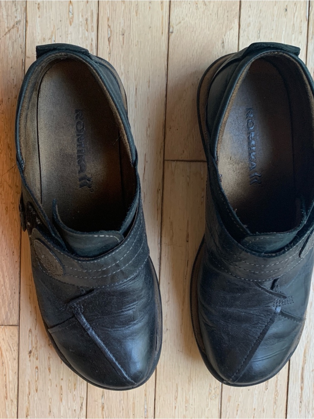 Romika Black Slip-On Leather Women’s Shoes